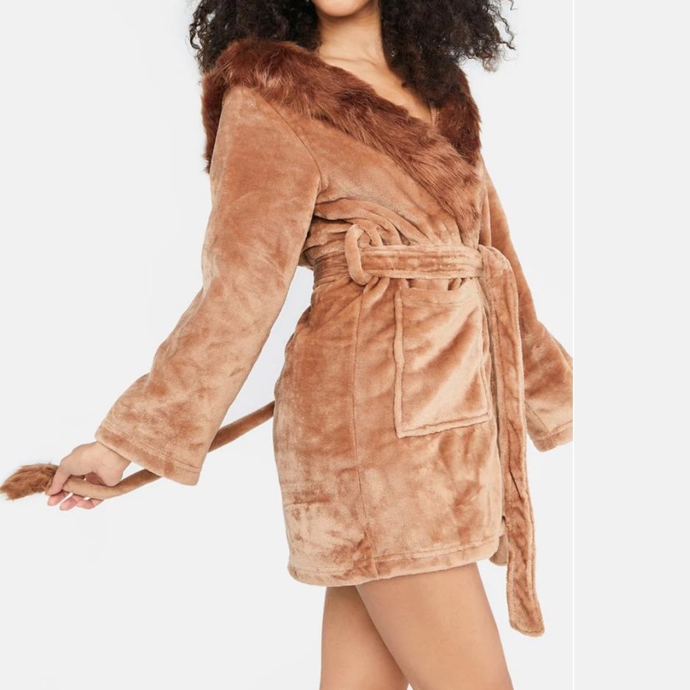 Lion Bath Robe ‘Sold Out’